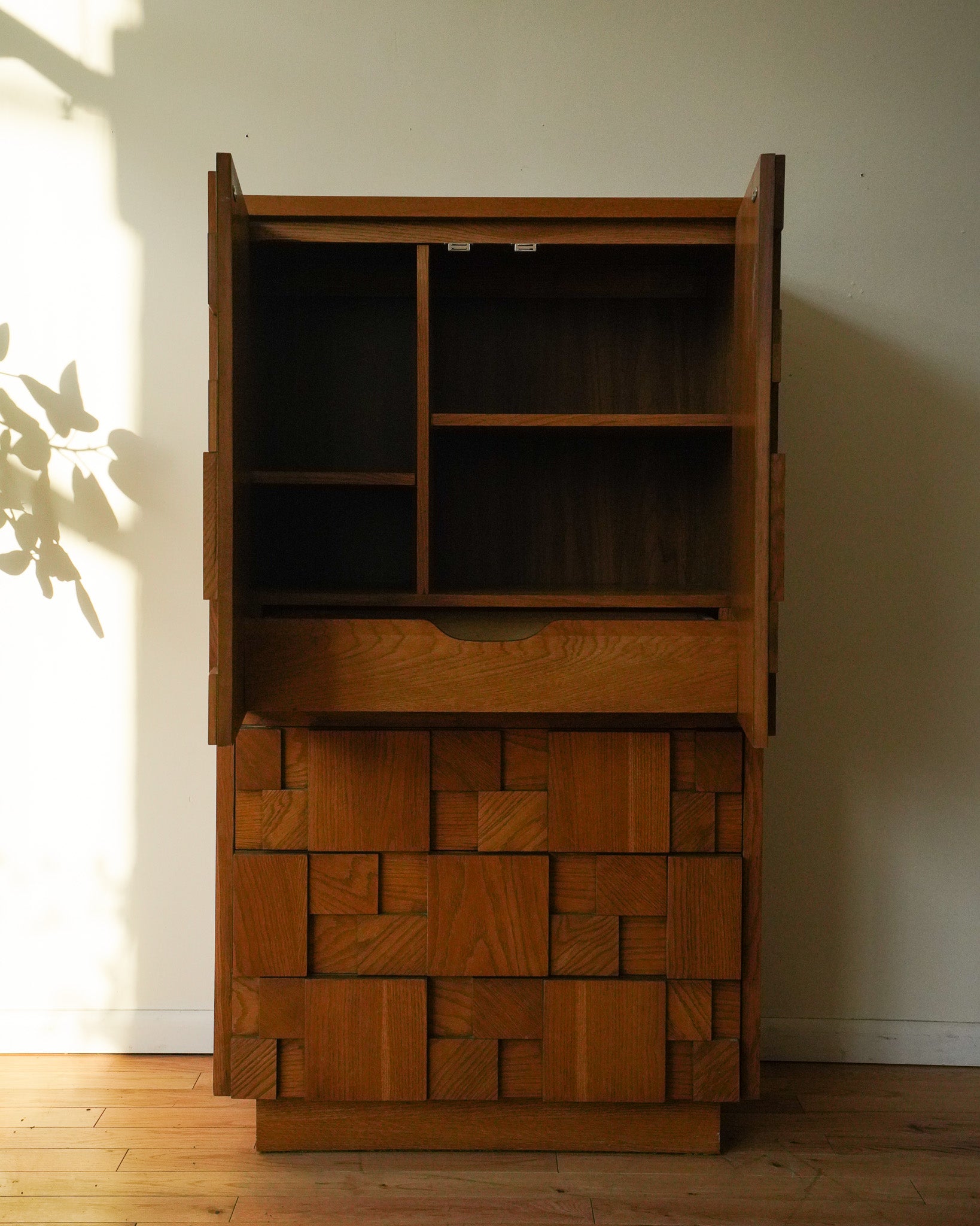 Lane Staccato Gentleman's Chest