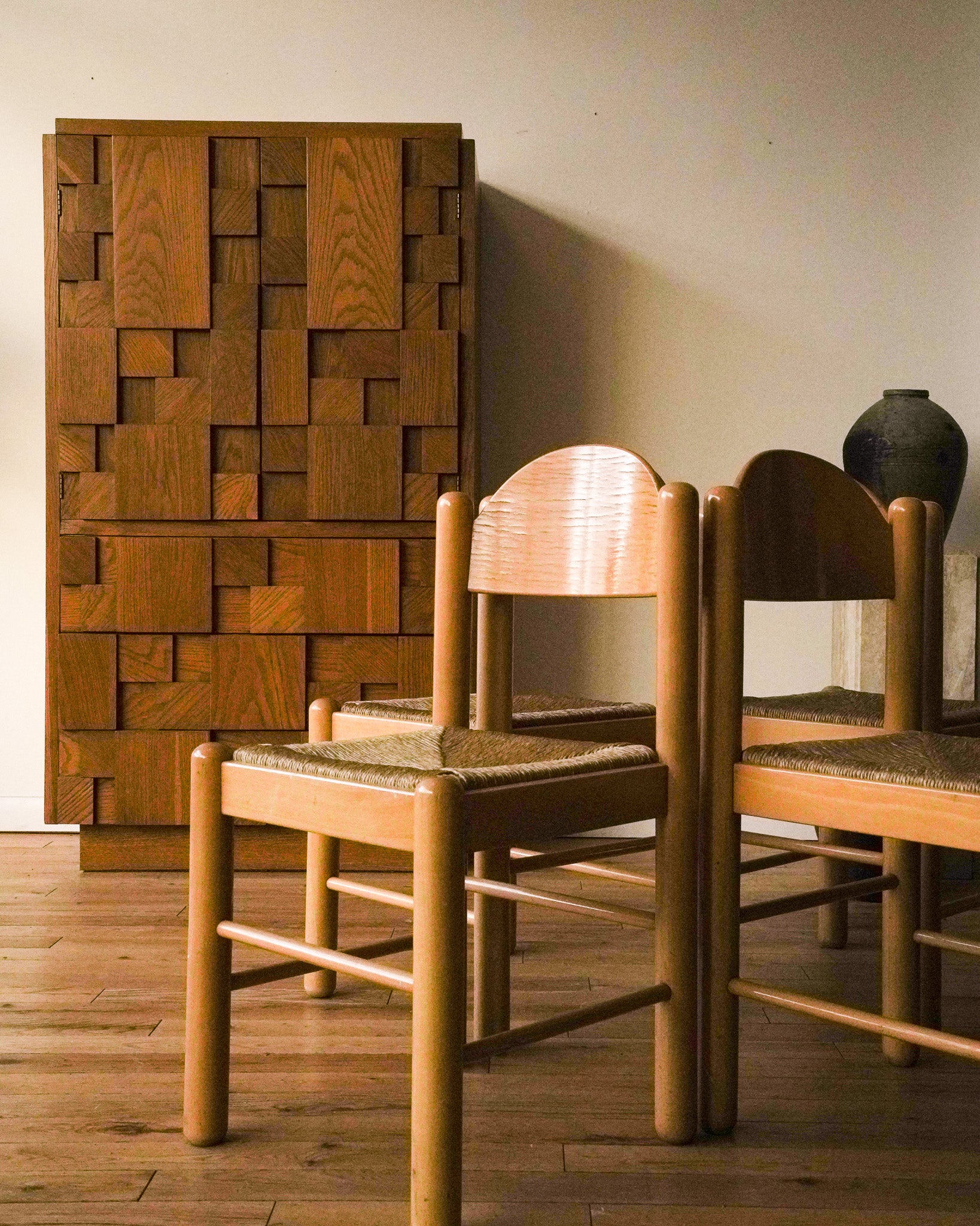 Hank Loewenstein Padova-style style rush dining chairs, made in Italy